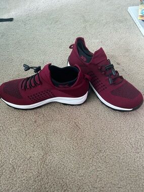 Women's Knit Slip-On Sneakers - Wine